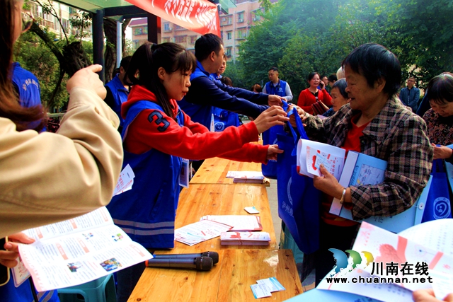 泸州市救助管理站启动2023年“寒冬送温暖”专项救助行动(图6) 6.jpg