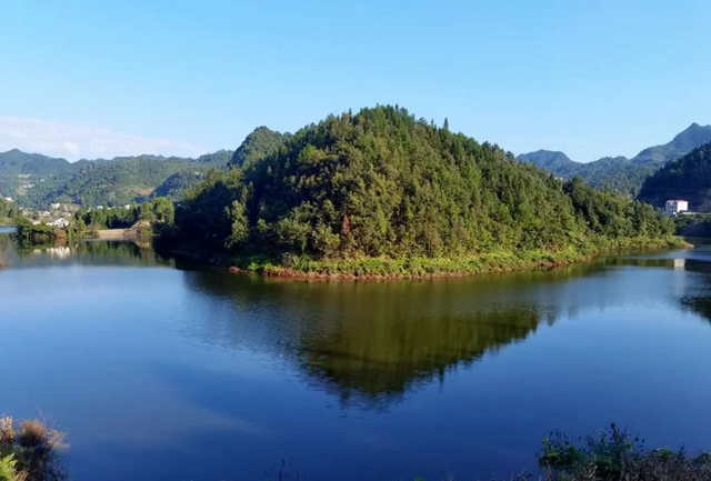 美到“犯规”!古蔺秋冬限定“多巴胺”上线……(图4) 微信图片_20231110091811.jpg