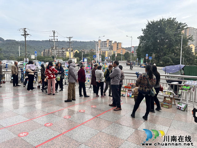 小手拉大手,分类进万家┃泸县惠济路幼儿园开展垃圾分类系列活动(图5) 5.jpg