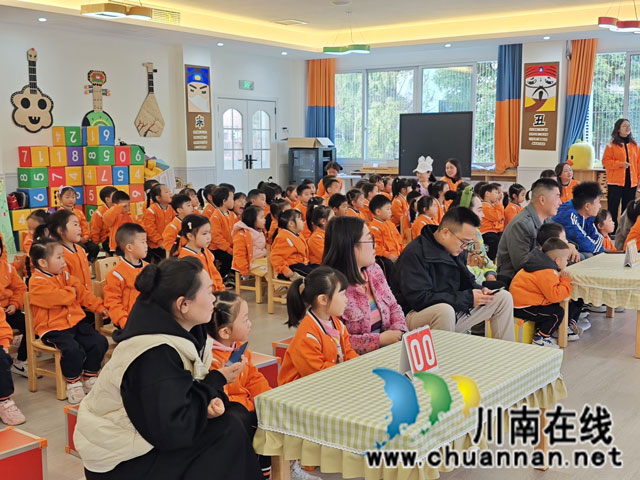 小手拉大手,分类进万家┃泸县惠济路幼儿园开展垃圾分类系列活动(图6) 6.jpg