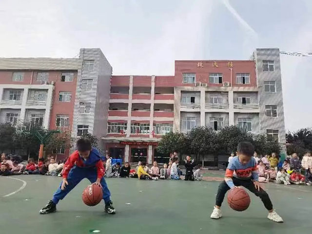 泸州十八中小学生篮球赛圆满落幕┃身体于赛场上飞驰,梦想在篮筐中盛放~~~(图5) 5.jpg
