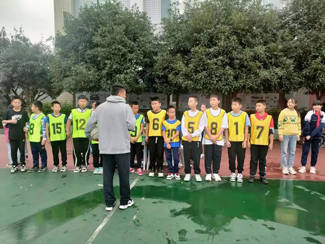 泸州十八中小学生篮球赛圆满落幕┃身体于赛场上飞驰,梦想在篮筐中盛放~~~(图43) 43.jpg