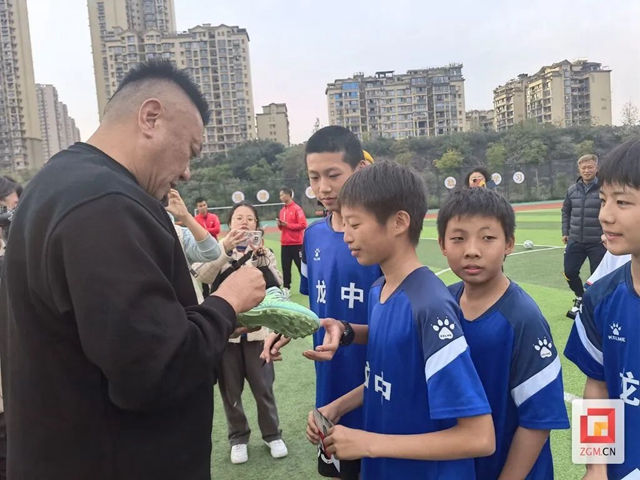 魏群2.jpg