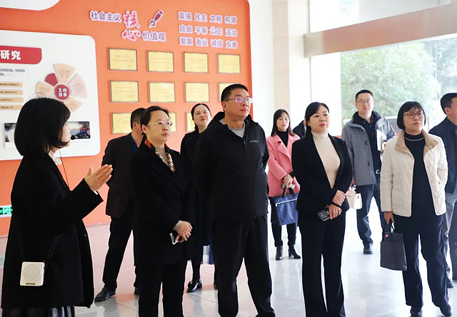 唱好“双城记” | 重庆市江津区领导带队到泸州调研考察劳动教育工作(图2) nEO_IMG_2.jpg