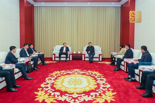 杨林兴与华为公司高级副总裁杨瑞凯一行座谈交流