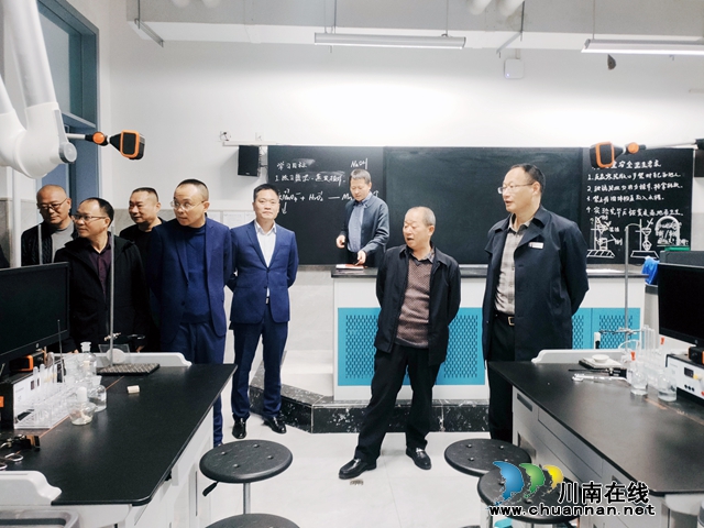 关注教育发展 聚焦社会民生 | 民建龙马潭区基层委开展市、区“两会”前集中调研(图1) 参观1.jpg