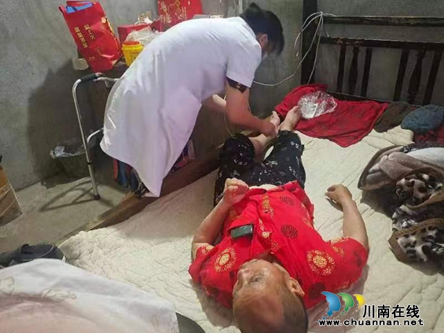 民心守护丨泸县天兴镇开展养老保险认证 便民服务暖人心活动(图3) c9938b9e27306882e32c470156d6626.jpg