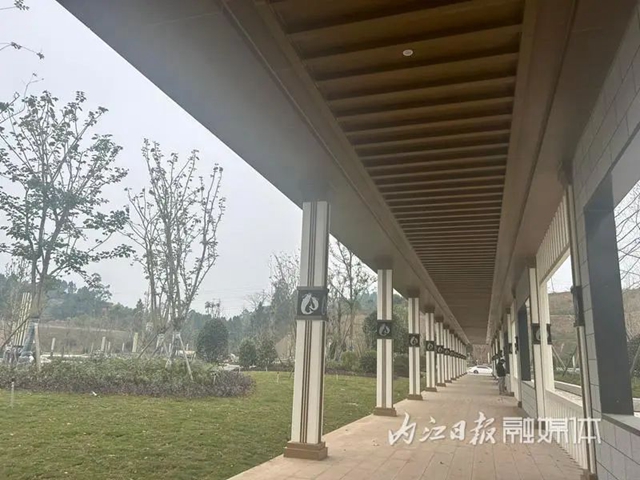 本月底通车!记者带你实探内江这个新高铁站——(图3) 微信图片_20231206111048.jpg