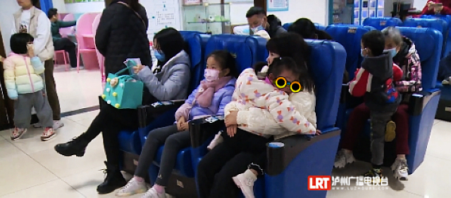 儿科就诊量增多,泸州多措并举、暖心应对……(图3) nEO_IMG_3.jpg