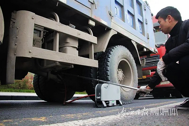 多部门联合出击!内江正在严查这类车辆——(图3) nEO_IMG_3.jpg