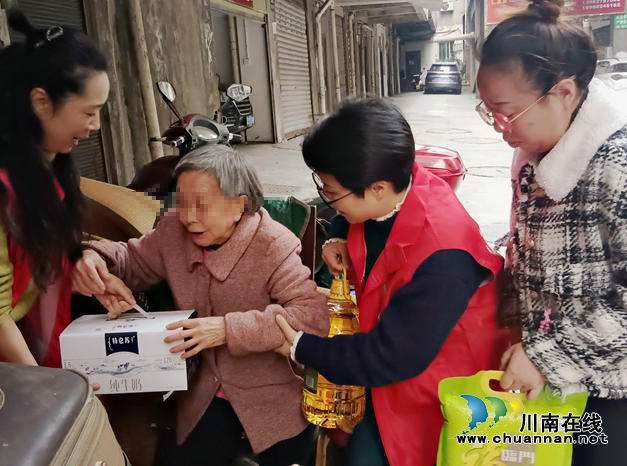 泸州市老年志愿服务支队荣获“市十佳志愿服务组织”荣誉称号