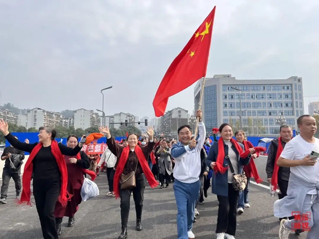 景借桥生力 桥助景生辉,一座“网红桥”促进纳溪文旅产业发展(图1) 640.jpg