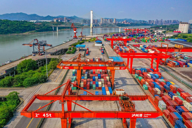 泸州航运国企与民企首次“牵手” 泸州港第二作业区揭牌