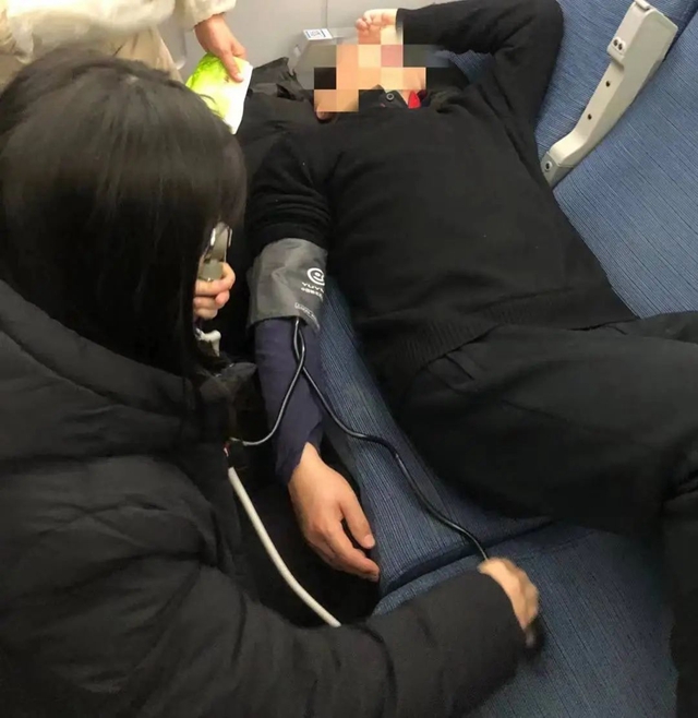 紧急！高铁上乘客突发疾病，来自内江的她们挺身而出