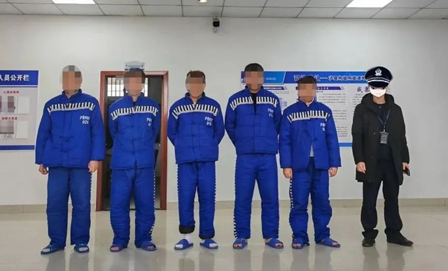 泸州5个“好朋友”首次穿同款服装……