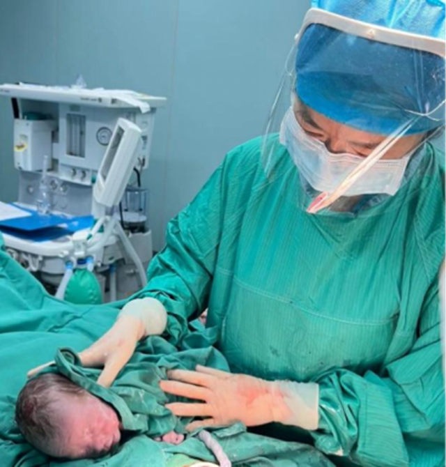 三胞胎破壳记！两女一儿，人生大“赢家”！