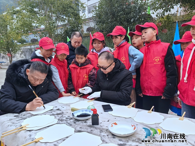 叙永县黄坭镇：山水黄坭抒壮志，翰墨飘香迎新年