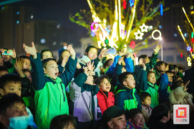 好安逸!“山水佛城·烟火荣州”荣县元旦春节系列群众文化活动拉开帷幕(图2) 2.jpg