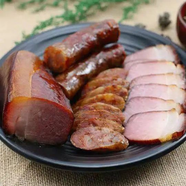 【怎会如此】几筷腊肉竟让泸州男子“吃到昏迷”！