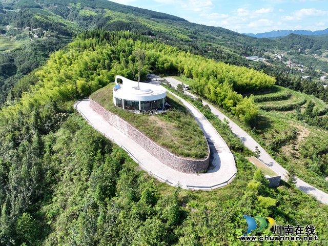 昔日“野鸡坡” 今日“金凤凰”丨“千万工程”在四川省古蔺县凤凰村的生动实践(图8) 清风岭观景台.jpg