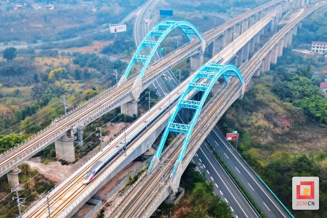 自贡⇌成都东,51分钟直达!(图2) 微信图片_20240109104128.jpg