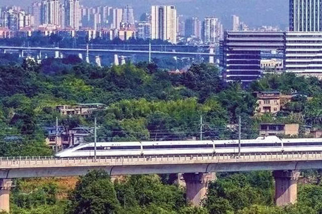 1月13日至15日，泸州站加开多趟班列