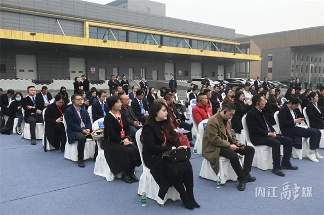 驶入“中巴经济走廊”!巴基斯坦182吨干辣椒已入库内江——(图6) 6.jpg