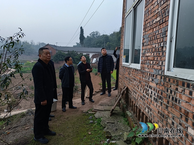 泸州市农业农村局到泸县云龙镇开展畜牧行业安全生产检查(图2) fd06a35a17ce19a572c68220efbb255.jpg