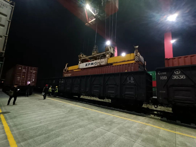 泸州中欧班列打响“开门红”第一炮