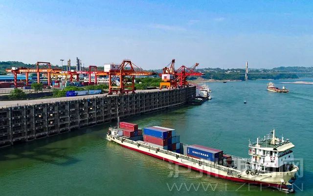 全国专家相聚酒城 长江边纵论物流发展