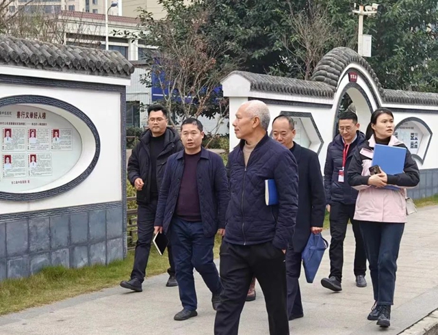 泸州市安委会第一巡视组领导到合江县中医医院督查安全工作(图1) 查1.jpg