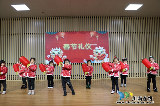 舞蹈《过年啦》2.jpg