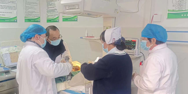 【组团式帮扶】“心率上升了！”“氧饱和度上来了！”母子平安~