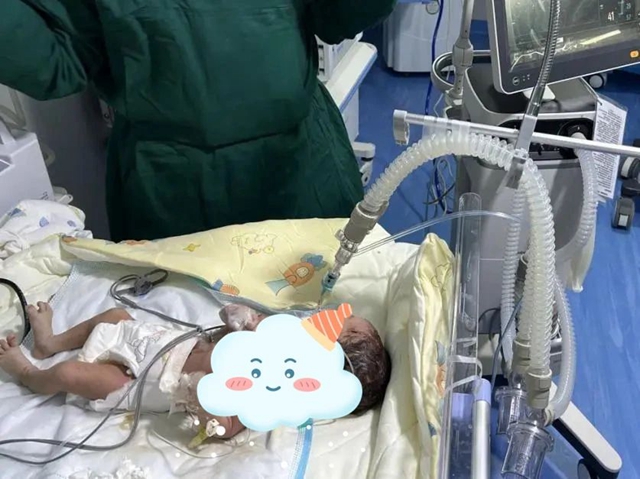 【组团式帮扶】“心率上升了!”“氧饱和度上来了!”母子平安~(图2) 微信图片_20240124100300.jpg