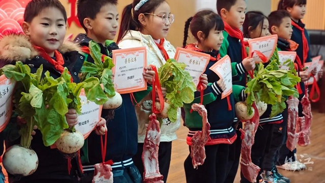 一校一景 | 一人优秀全家吃肉!泸州这所学校给优秀学生发排骨、牛肉……(图2) 肉2.jpg