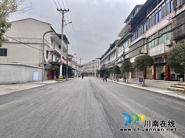 泸县百和镇:场镇改造展新貌,美丽家园共缔造(图2) 9a79e024c4c0e77815649e4157a5d2b.jpg