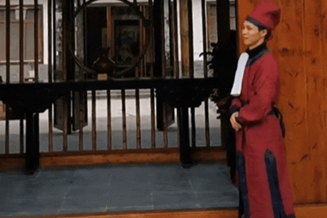 山海经主题灯会+铁花秀+精彩演出!泸州这个春节灯会太精彩了(图9) 640 (7).gif