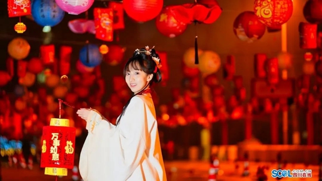 焰火晚会、放灯节、音乐会……春节，就在泸州耍！