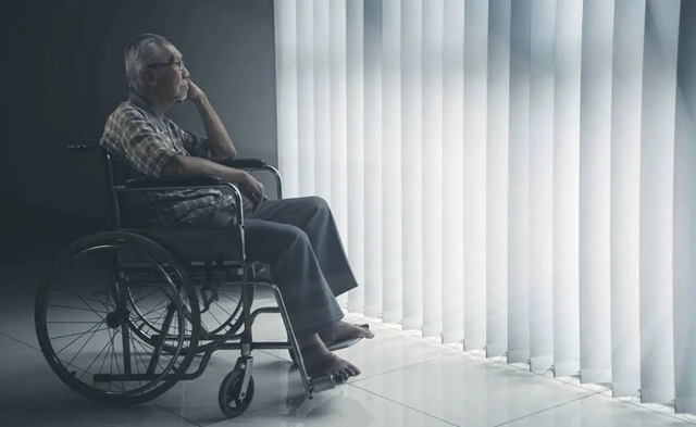 【关注】嘴巴里“吐”出结石！