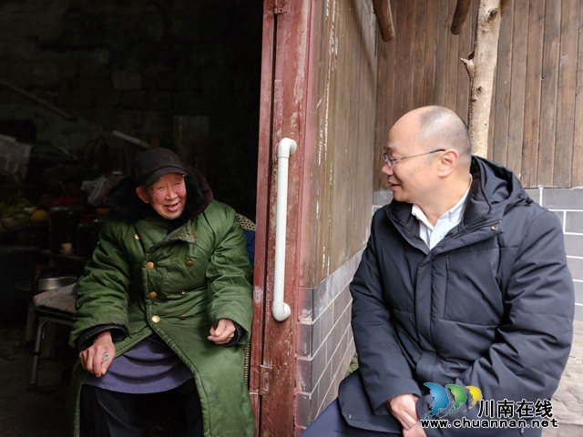 泸县立石镇开展春节“送温暖”慰问活动(图1) dfc368dec1b6a7fcd0495bab200fe07.jpg