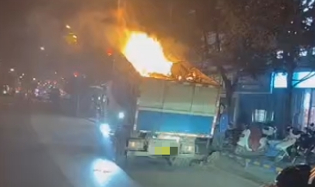 泸州｜新年，发一条火了的……是正儿八经的火了的！