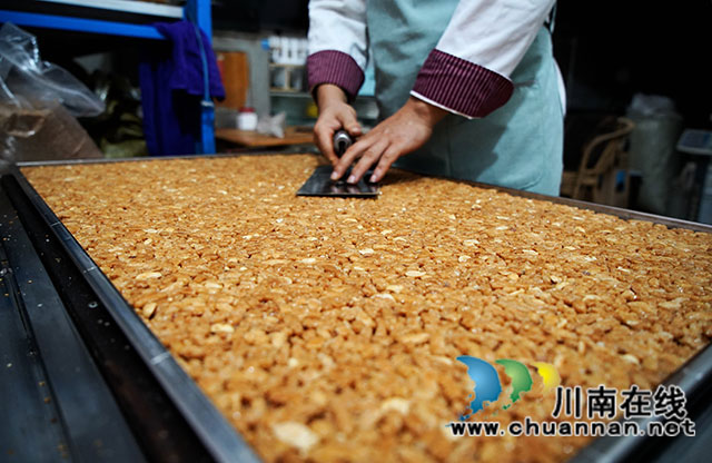 泸州龙马潭：手工米花糖 传递家乡的味道