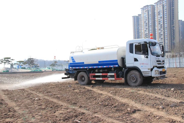 泸州:铆足干劲赶春潮 市政项目复工忙(图2) 复工2.jpg