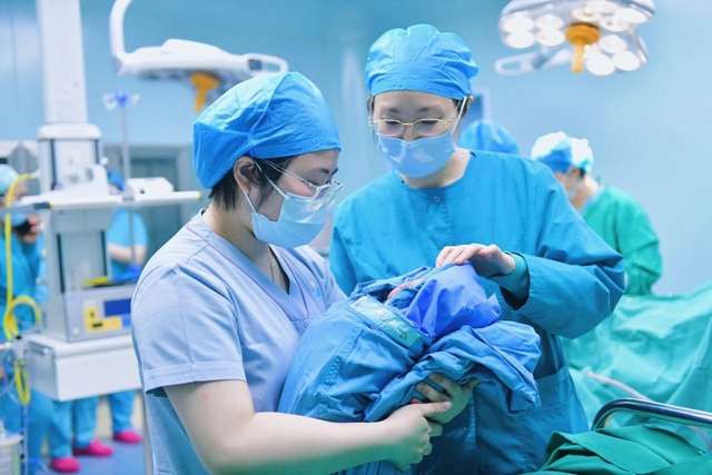 手术室里的绿衣战士:魅力值满分!不见“阳光”却充满阳光……(图3) 微信图片_20240226091115.jpg