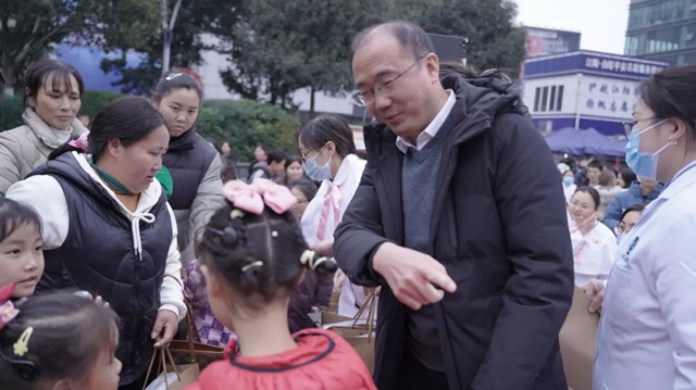 10年,西南医大附院成功为248名听力障碍者免费植入人工耳蜗(图5) 5.jpg