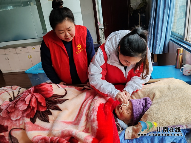 龙马潭区小市街道合道街社区开展学雷锋志愿服务活动(图2) 3d2a6bb21ec1330d8e90a265c9abc87.jpg