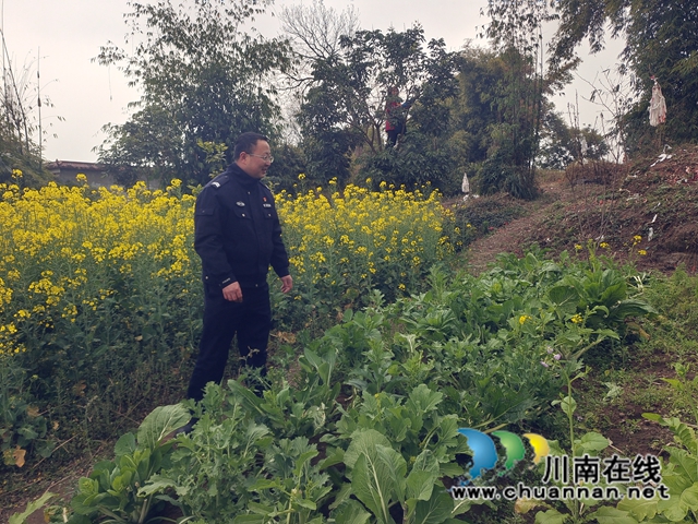 泸县天兴镇:人勤春来早,禁种铲毒踏查忙(图3) b9a50c0ca0f746f7566947cd4021067.jpg