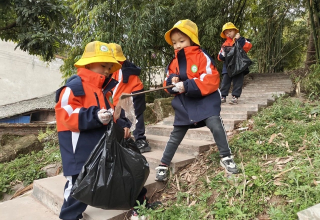 弘扬新时代雷锋精神丨泸州学生这样做!(图15) 微信图片_20240306104517.jpg