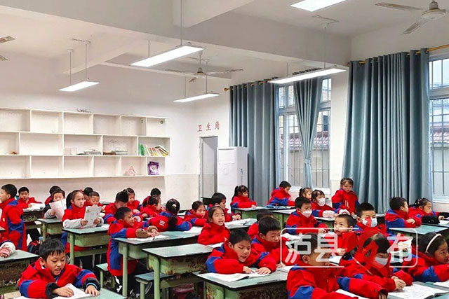 守护学生视力健康！65所学校1918间教室，泸县正在进行教室照明改造