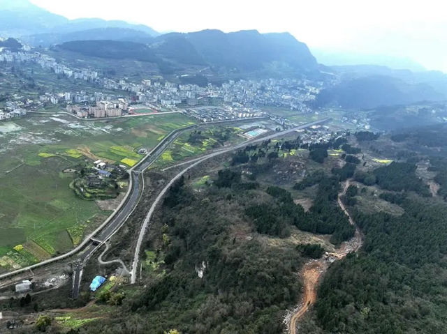 总投资约28.4亿元!泸州这条红色旅游公路有新进展!(图4) 公路4.jpg